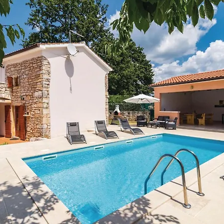 Holiday home Lovely In With Wifi *