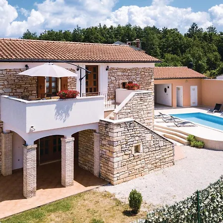 Three-bedroom In Pazin